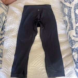 Navy Blue Lululemon Cropped leggings -Size 6